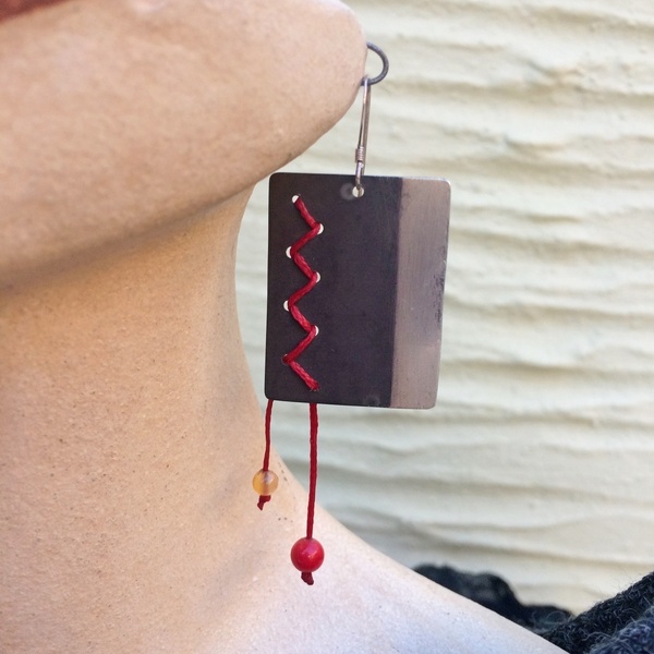 Ασημένια κρεμαστά σκουλαρίκια με κόκκινες λεπτομέρειες - ασήμι, μοντέρνο, κρεμαστά, μεγάλα, δώρα για γυναίκες - 3