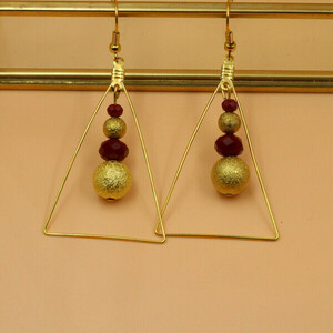 Κρεμαστά τριγωνικά σκουλαρίκια σε χρυσό χρώμα - ορείχαλκος, μακριά, κρεμαστά - 3