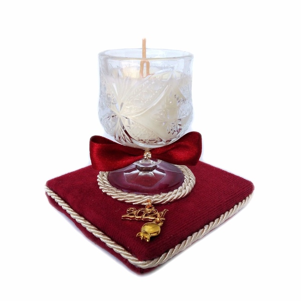 Γούρι 2022 αρωματικό κερί σε μπορντό βάση 9×9×9cm - χριστουγεννιάτικα δώρα, κεριά & κηροπήγια