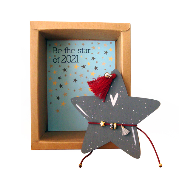 "Γούρι 2 σε 1" Βραχιόλι πάνω σε ξύλινο αστέρι 2021 - ξύλο, γούρι, γυναικεία, χριστουγεννιάτικα δώρα, γούρια