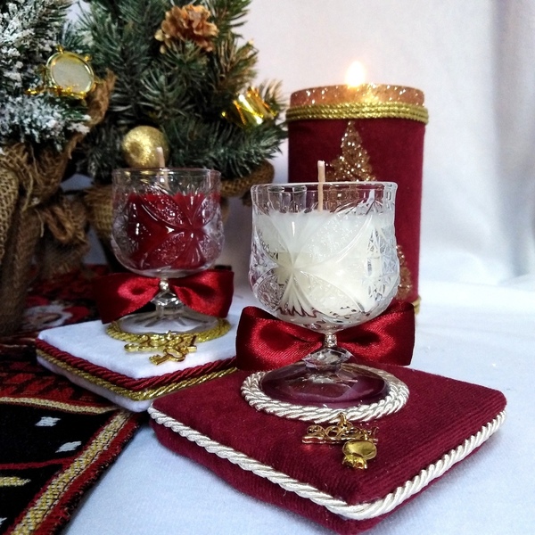 Γούρι 2022 αρωματικό κερί σε μπορντό βάση 9×9×9cm - χριστουγεννιάτικα δώρα, κεριά & κηροπήγια - 2