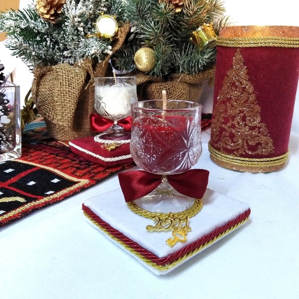 Γούρι 2022 αρωματικό κερί σε λευκή βάση 9×9×9cm - αρωματικό, χριστουγεννιάτικα δώρα, κεριά & κηροπήγια - 2