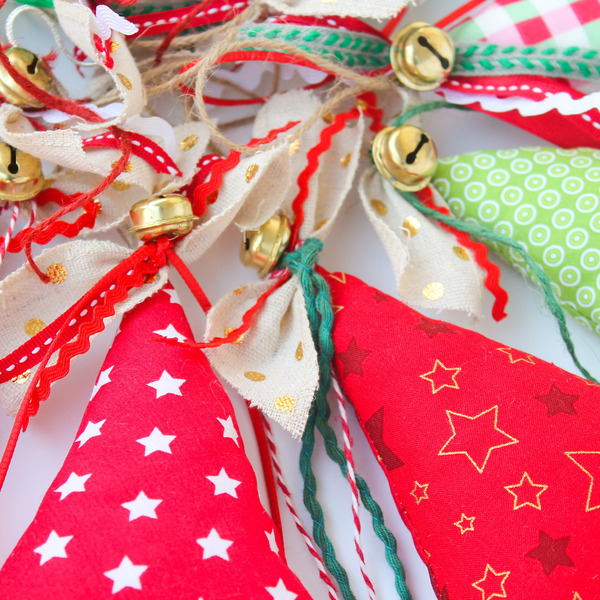 Γούρι κόκκινο δεντράκι σε ξύλο κανέλας - ύφασμα, χριστουγεννιάτικα δώρα, γούρια, δέντρο - 5