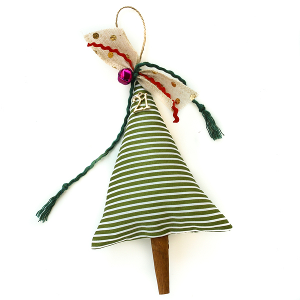 Γούρι δεντράκι πράσινο ριγέ σε ξύλο κανέλας - ύφασμα, χριστουγεννιάτικα δώρα, γούρια, δέντρο - 3