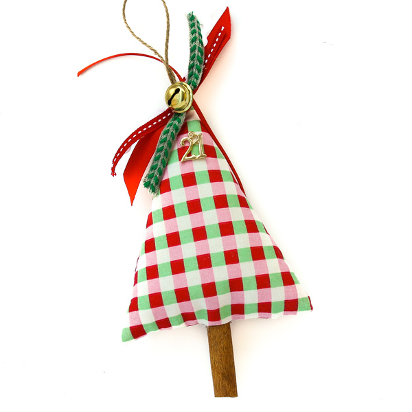Γούρι δεντράκι πράσινο καρό σε ξύλο κανέλας - ύφασμα, χριστουγεννιάτικα δώρα, γούρια, δέντρο - 3
