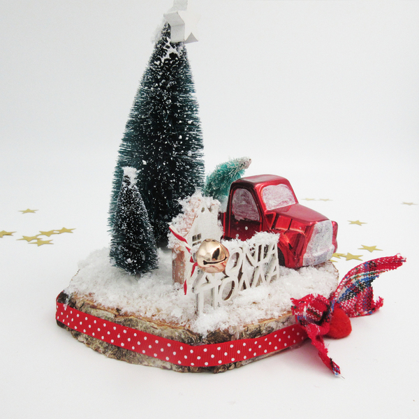Χειροποίητη "χιονισμένη" διακοσμητική σύνθεση με κόκκινο γυαλιστερό αμαξάκι, δεντράκια και μπόλικο χιόνι!! - ξύλο, διακοσμητικά, χριστουγεννιάτικα δώρα, δέντρο - 5