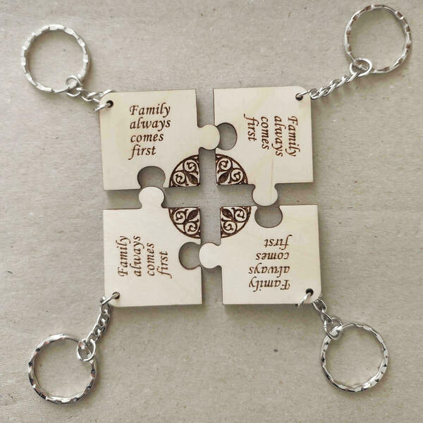"Family always comes first" 4πλο μπρελόκ puzzle - ξύλο, personalised, σπιτιού - 3