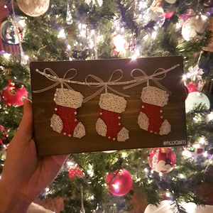 Ξύλινο καδράκι "Christmas Stockings" 20x12cm - ξύλο, χριστουγεννιάτικο, χριστουγεννιάτικα δώρα - 3