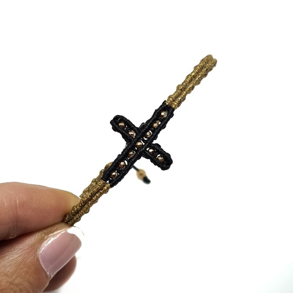 Μίνιμαλ βραχιόλακι σταυρός με αιματίτη - σταυρός, μακραμέ, boho, χεριού, αυξομειούμενα - 4