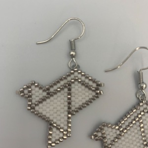 Σκουλαρίκια origami πουλάκια με χάντρες Miyuki. - statement, πουλάκια, miyuki delica, επιπλατινωμένα - 3