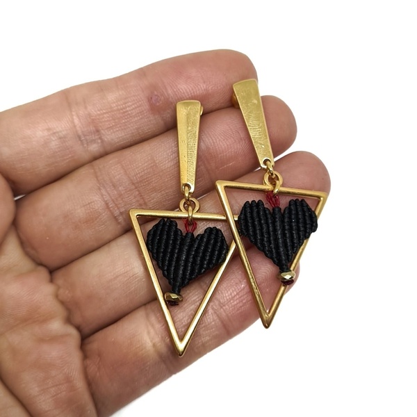 Μίνιμαλ σκουλαρίκια με μαύρη καρδούλα - επιχρυσωμένα, ορείχαλκος, καρδιά, μικρά, κρεμαστά - 2