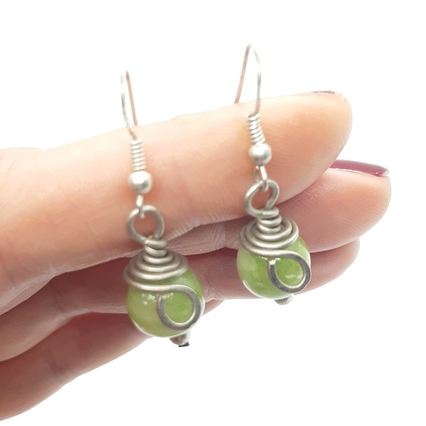 Χειροποίητα σκουλαρίκια αλπακάς πράσινο ανοιχτό - ημιπολύτιμες πέτρες, αλπακάς, μικρά, κρεμαστά, φθηνά - 4