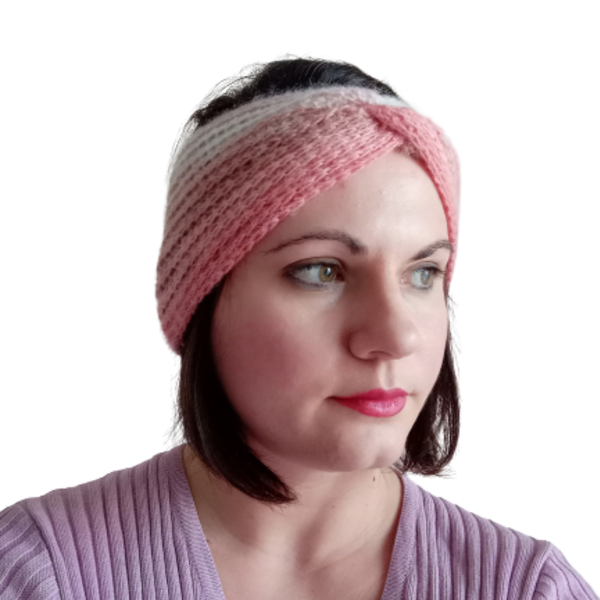 Υπέροχη χειροποίητη πλεκτή κορδέλα headband σε ροζ - μπεζ χρώμα. One size. Ιδανική να φορεθεί τον Χειμώνα πολύ ζεστή από υψηλής ποιότητας ακρυλικό & μάλλινο νήμα. - πλεκτή, σκουφάκια, headbands - 2