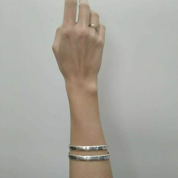 Ασημένια σφυρήλατη χειροπέδα για τον καρπό - ασήμι, χεριού, χειροπέδες, αυξομειούμενα - 3