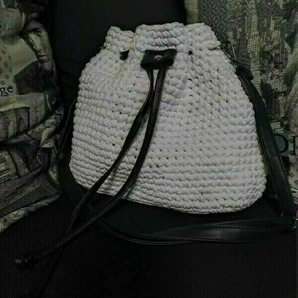 Χειροποίητη πλεκτή λευκή τσάντα ώμου πουγκί με ρυθμιζόμενο λουράκι 33Χ25 - νήμα, ώμου, πουγκί, all day, πλεκτές τσάντες - 3