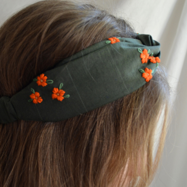 Χειροποίητη κεντημένη κορδέλα "The one with the embroidered olive green headband" - κορδέλες μαλλιών - 5