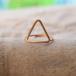 Δαχτυλίδι τρίγωνο ανοιχτό ασήμι 925 - αυξομειούμενα, επιχρυσωμένα, ασήμι 925, ασήμι, γεωμετρικά σχέδια