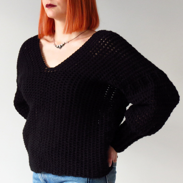 Πλεχτό μαύρο πουλόβερ με v λαιμό - crop top, μακρυμάνικες - 3
