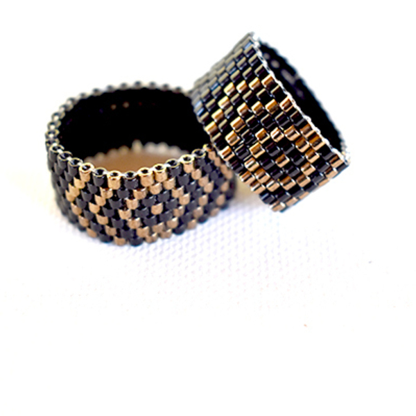 Μαύρο κομψό δαχτυλίδι με μπρονζέ γεωμετρικό σχέδιο , με χάντρες Miyuki delica - χάντρες, miyuki delica, σταθερά, μεγάλα, δώρα για γυναίκες - 4