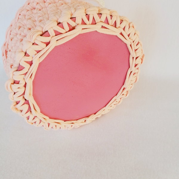 Πλεκτό ροζ καλαθάκι με ξύλινο πάτο - 3