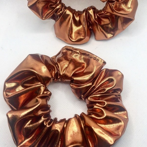 Υφασμάτινο λαστιχάκι scrunchie bronze - ύφασμα, μπρούντζος, για τα μαλλιά, δώρα για γυναίκες, λαστιχάκια μαλλιών - 2