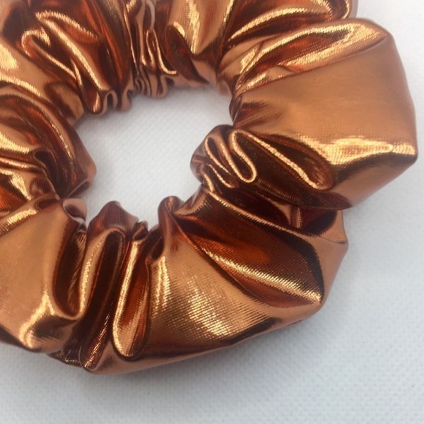 Υφασμάτινο λαστιχάκι scrunchie bronze - ύφασμα, μπρούντζος, για τα μαλλιά, δώρα για γυναίκες, λαστιχάκια μαλλιών - 3