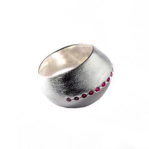 Χειροποίητο δαχτυλίδι Chevalier, γυναικείο δαχτυλίδι, ασημένιο δαχτυλίδι 925, κόκκινα CZ, μινιμαλιστικό δαχτυλίδι, δαχτυλίδι Unisex. - chevalier, ασήμι 925, ημιπολύτιμες πέτρες, για γάμο, unisex