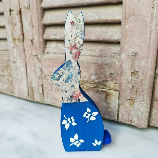 Ξύλινο κουνελάκι μπλε floral - κορίτσι, διακοσμητικά, πασχαλινή διακόσμηση, πασχαλινά δώρα, κουνελάκι - 2