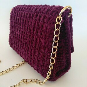 Deep purple / Μικρή χειροποίητη τσάντα σε βαθύ δαμασκινί - clutch, χιαστί, all day, πλεκτές τσάντες, μικρές - 4