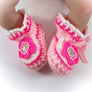 Πλεκτά ροζ-λευκό-φούξια παπουτσάκια για κορίτσια/ παπούτσια για μωρά με λουλούδια/ 0-12/ Crochet white-pink booties for girls - κορίτσι, δώρο για νεογέννητο, βρεφικά ρούχα - 4