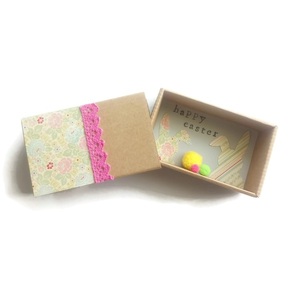 Ευχετήρια Κάρτα in a ΒΟΧ ♥ ΜatchBOX Happy Easter Πον Πον Λαγουδάκια από Χαρτί 7,6 x 12,3 x 4,9 cm. - κορίτσι, διακοσμητικά, για ενήλικες, ζωάκια