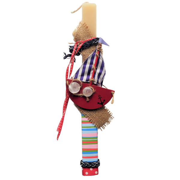 Παιδική λαμπάδα με χειροποίητο κόκκινο καραβάκι σε πολύχρωμο φόντο - λαμπάδες, χειροποίητα, καραβάκι, για παιδιά, ξύλινα παιχνίδια