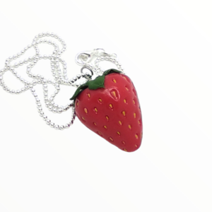 Kολιέ φράουλα (strawberry necklace),χειροποίητα κοσμήματα μινιατούρες φρούτων και απομίμησης φαγητού απο πολυμερικό πηλό Mimitopia - γυναικεία, πηλός, χειροποίητα, μινιατούρες φιγούρες - 4