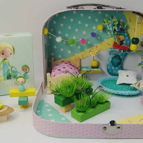 Χειροποίητο κουκλόσπιτο/toy box με μινιατούρες σε μεταφερόμενο βαλιτσάκι "Space" - κουκλίτσα, ξύλινα παιχνίδια - 2