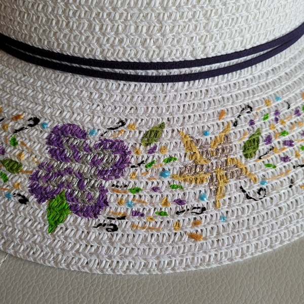Καπέλο λευκό ζωγραφισμένο στο χέρι - ζωγραφισμένα στο χέρι, λουλούδια, ψάθινα - 4