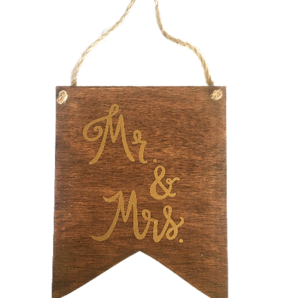 διακοσμητικό ξύλινο σημαιάκι Mr & Mrs - ξύλινο