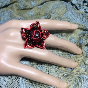 Χρωματισμένο μεταλλικό δαχτυλίδι "Κόκκινο τριαντάφυλλο" - τριαντάφυλλο, boho, επιροδιωμένα, αυξομειούμενα, φθηνά - 2