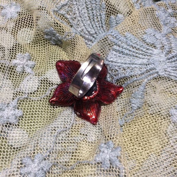 Χρωματισμένο μεταλλικό δαχτυλίδι "Κόκκινο τριαντάφυλλο" - τριαντάφυλλο, boho, επιροδιωμένα, αυξομειούμενα, φθηνά - 4