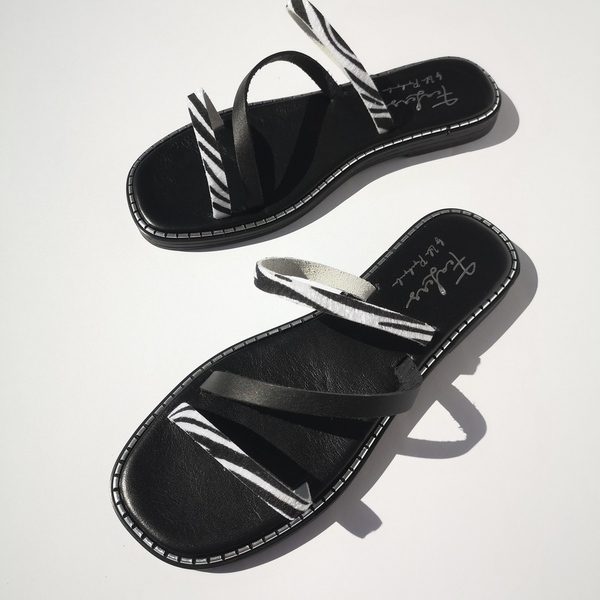 Thetis handmade sandal χειροποίητο δερμάτινο ασπρόμαυρο σανδάλι - φλατ, δέρμα, μαύρα, animal print - 3