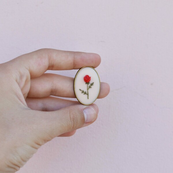 "Beauty"- Χειροποίητη μικρή vintage καρφίτσα με τριαντάφυλλο (μπρούτζος, πηλός) (4εκ.) - vintage, τριαντάφυλλο, πηλός, λουλούδι, μπρούντζος - 4