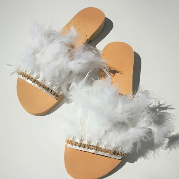 Angelique in white wedding sandal χειροποίητο δερμάτινο λευκό νυφικό σανδάλι με φτερά, κρύσταλλα και πέρλες - φλατ, δέρμα, νυφικά, φτερό, slides - 2