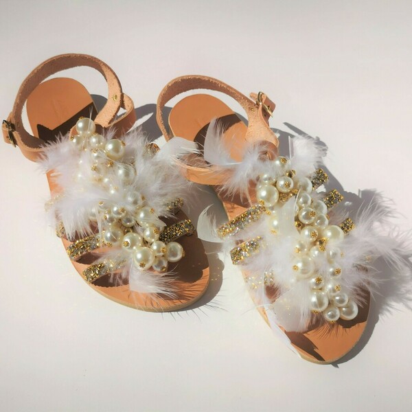 Aaliyah The Ultimate Wedding Sandal χειροποίητο δερμάτινο νυφικό λευκό και χρυσό σανδάλι με πέρλες - φλατ, νυφικά, boho, δέρμα, φτερό, ankle strap - 2