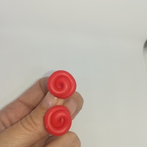 Μικρά σκουλαρίκια κόμποι φτιαγμένα από πηλό σε κόκκινο χρώμα - πηλός, καρφωτά, μικρά - 3