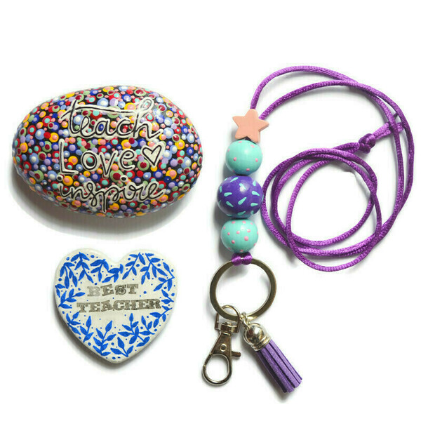 Πακέτο δώρου για δασκάλες: περιέχει μία ζωγραφισμένη πέτρα, μία πήλινη καρδιά/μαγνητάκι και ένα μπρελόκ λαιμού για τα κλειδιά και τη σφυρίχτρα - μπρελόκ, μαγνητάκια, δώρα για δασκάλες