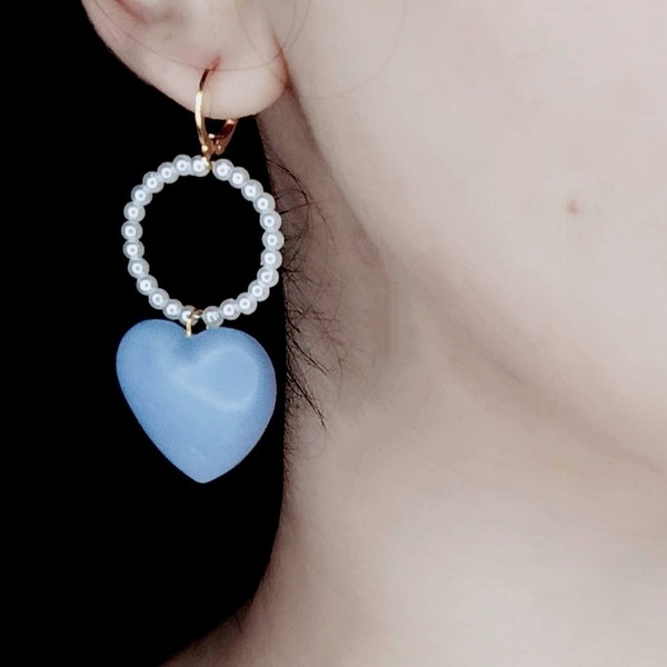 Χειροποίητα σκουλαρίκια με γαλάζιες καρδούλες και πέρλες - καρδιά, πηλός, κρεμαστά, μεγάλα, φθηνά - 2