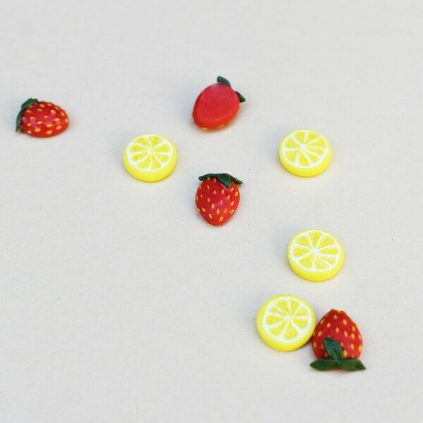 Strawberry Stud Earrings | Χειροποίητα μικρά καρφωτά σκουλαρίκια φράουλες (πηλός, ατσάλι) - πηλός, καρφωτά, μικρά, ατσάλι, καρφάκι - 5
