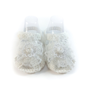 Πλεκτά λευκά καλοκαιρινά σανδάλια για κορίτσια/ παπούτσια για μωρά με λουλούδια/ 0-12/ Crochet white summer sandals for girls - βρεφικά ρούχα, κορίτσι, δώρο για νεογέννητο