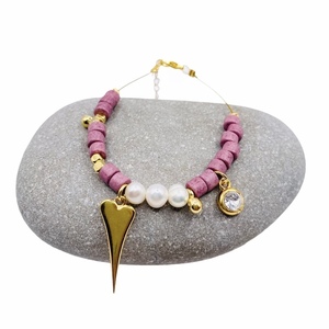 Βραχιόλι με κρεμαστή καρδιά - heart in pearls - ημιπολύτιμες πέτρες, charms, επιχρυσωμένα, καρδιά, swarovski, πέρλες, χεριού
