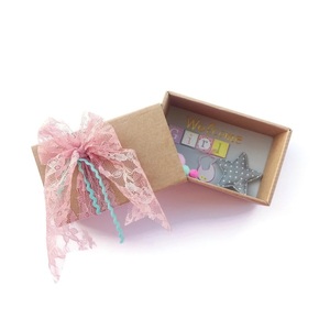 Ευχετήρια Κάρτα in a ΒΟΧ Welcome Baby Girl 7,6 x 12,3 x 4,9 εκ σπιρτόκουτο Είδη Δώρων Ευχετήριες Κάρτες Γέννησης 3D - βρεφικά, δώρο για νεογέννητο, γέννηση, δώρα για μωρά