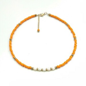 Κολιέ με πορτοκαλί κεραμικές χάντρες και μαργαριτάρια - ημιπολύτιμες πέτρες, κοντά, πέρλες, φθηνά